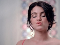 Culo, Inserción, Tetas naturales, Perforación, Ruso, Afeitado, Solo, Tatuaje