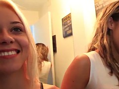 Amateur, Blonde, Brunette brune, Fille latino, Pute, Nénés