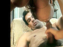 Anaal, Dubbele penetratie, Sperma in gezicht, Reusachtig, Gigantische lul, Italiaans, Tieten likken, Oud