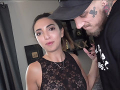 Sucer une bite, Brunette brune, Éjaculation interne, Tir de sperme, Gorge profonde, Faciale, Hard, Petite femme