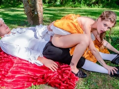 Cul, Blonde, Sucer une bite, Robe, Branlette thaïlandaise, Léchez, De plein air, Chatte