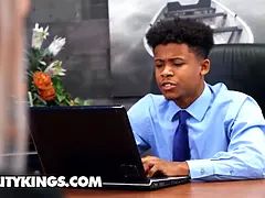 Blasen, Kehlenfick, Gesichtssitzen, Aufs gesicht abspritzen, Hd, Natürlichen titten, Muschi, Eng