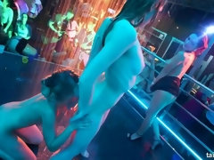 黒人, 衣服着たままセックス, 人形, キス, レズビアン, なめる, オナニー, ポルノスター