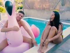 Erstaunlich, Schönheit, Blasen, Braunhaarige, Süss, Hardcore, Pool, Muschi