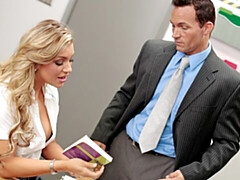 Gros cul, Grosse bite, Gros seins, Blonde, Sucer une bite, En levrette