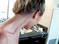 Blondine, Hundestellung, Behaart, Selbstgemacht, Lecken, Orgasmus, Geschwollene nippel, Tätowierung