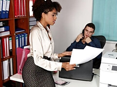 18, デカ尻, 黒人, 異人種間, 自然山雀, オフィス, ティーン, オッパイの