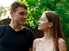 Sucer une bite, En levrette, Doigter, Branlette thaïlandaise, Embrassement, Maigrichonne, Tatouage, Adolescente