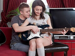 Grosser schwanz, Blasen, Braunhaarige, Hundestellung, Natürlichen titten, Rasiert, Dürr, Titten