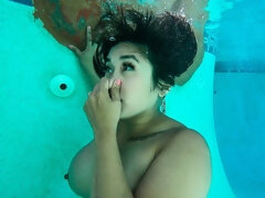 Gorda, Tetas grandes, Mamada, Morena, Pajear, Interracial, Madres para coger, Piscina