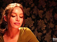 18 jahre, Grosse titten, Braunhaarige, Fingern, Dürr, Solo, Entkleiden, Jungendliche (18+)