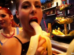 Cul, Dingue, Branlette thaïlandaise, Nue  à poil, Orgie, Public, Chatte, Nénés