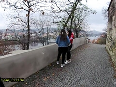 Culo grande, Morena, Corridas, Garganta profunda, Orgasmo, Al aire libre, Tatuaje, Trio