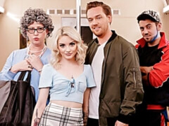 Hundestellung, Hardcore, Natürlichen titten, Öffentlich, Kurzes haar, Dürr, Tätowierung, Jungendliche (18+)