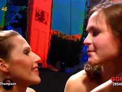 Anaal, Grote kont, Grote mammen, Pijpbeurt, Groepseks ejactulatie, Sperma in gezicht, Rijpe lesbienne, Moeder die ik wil neuken