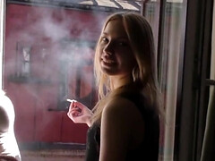 素人, 美女, 茶髪の, Hd, レズビアン, オマンコ, 剃毛, 喫煙