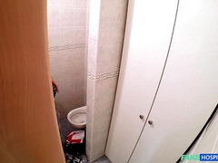 素人, フェラチオ, 顔射, 手コキする, オフィス, ユニフォーム