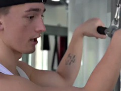 In den arsch, Grosser schwanz, Schwarz, Schwarz, Fetisch, Schwul, Sporthalle, Öffentlich