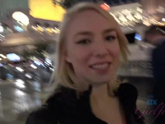 Trillium's blonde pubes made it to Vegas