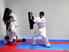 黒人, 顔射, 足コキ, Hd, 異人種間, 馬乗り, スポーツ, オッパイの