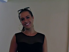 Leie, Tussi, Grosser schwanz, Grosse titten, Spermaladung, Interrassisch, Milf, Pov